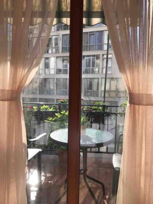 Mimosa'S Apartment With Lovely Balcony Tirana Kültér fotó